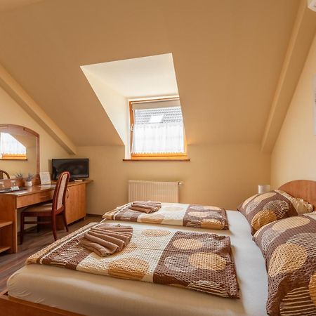Szenti Vendeghaz Bed & Breakfast Gyor Exterior photo