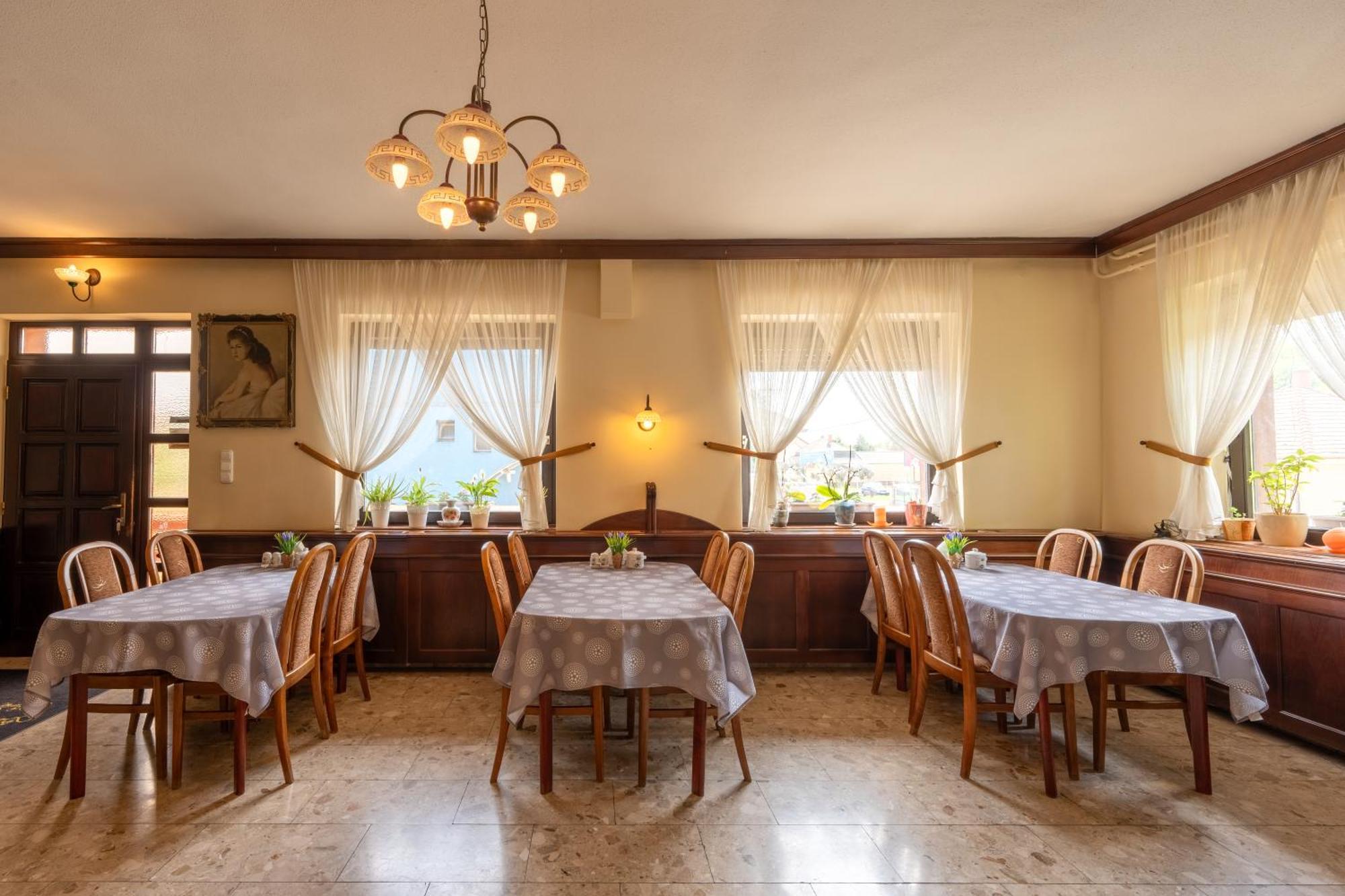 Szenti Vendeghaz Bed & Breakfast Gyor Exterior photo