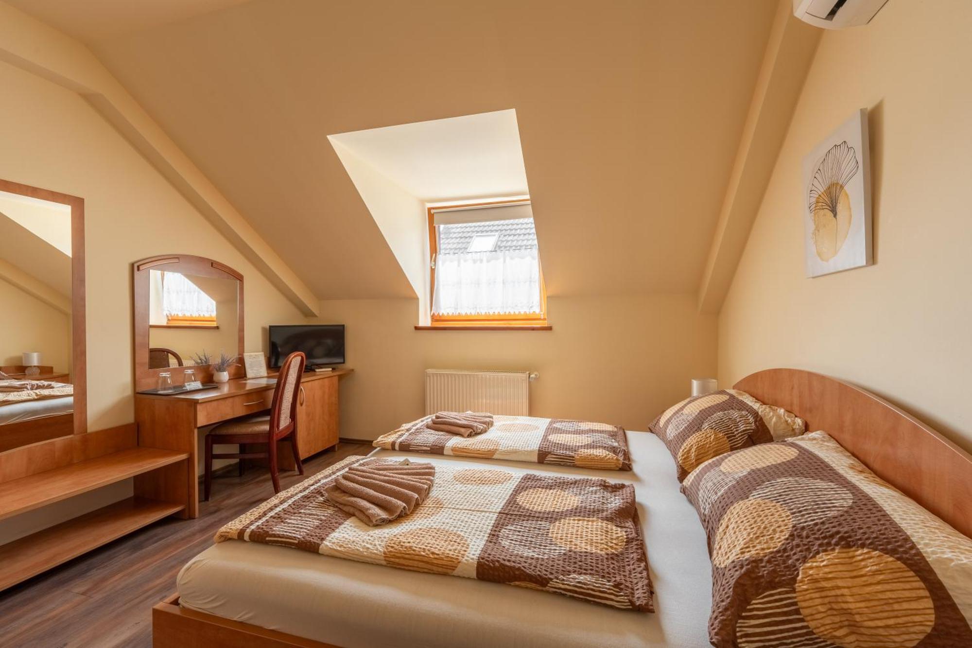 Szenti Vendeghaz Bed & Breakfast Gyor Exterior photo