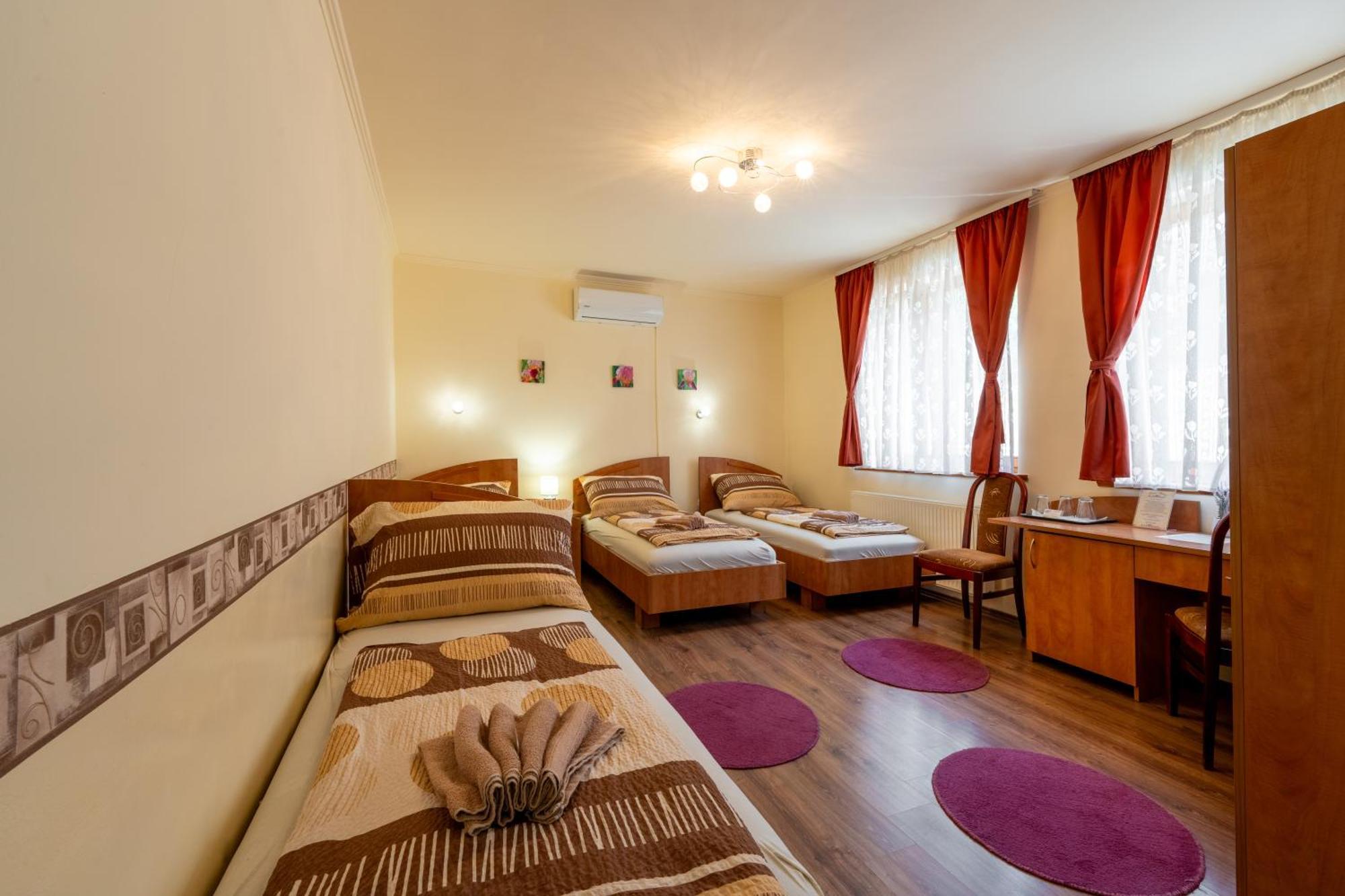 Szenti Vendeghaz Bed & Breakfast Gyor Exterior photo